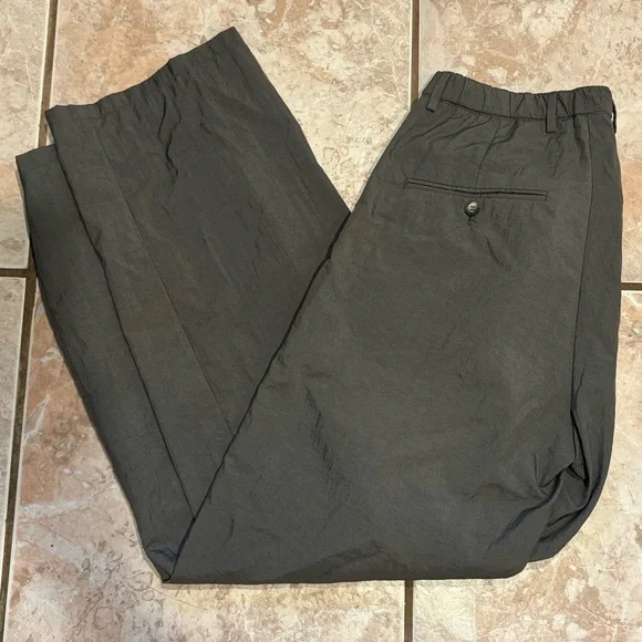 tiger of sweden lightweight pleated terrace jogger trousers - Picture 5 of 6